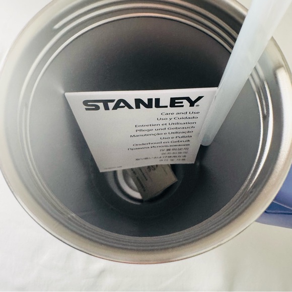 Stanley New The Flowstate Quencher H2.0 Tumbler 40-oz Hydrangea Lilac Hot/Cold - Picture 6 of 6